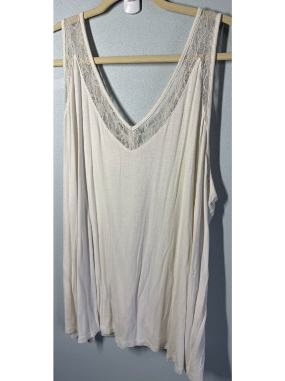 Torrid Womens 4X Ivory Super Soft Knit Tank Top Lace Trim V Neck Boho Summer